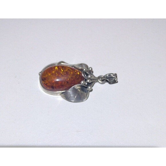 Beautiful Vintage Sterling Silver Amber Pendant - Delicate Vine Detailing - Picture 6 of 11